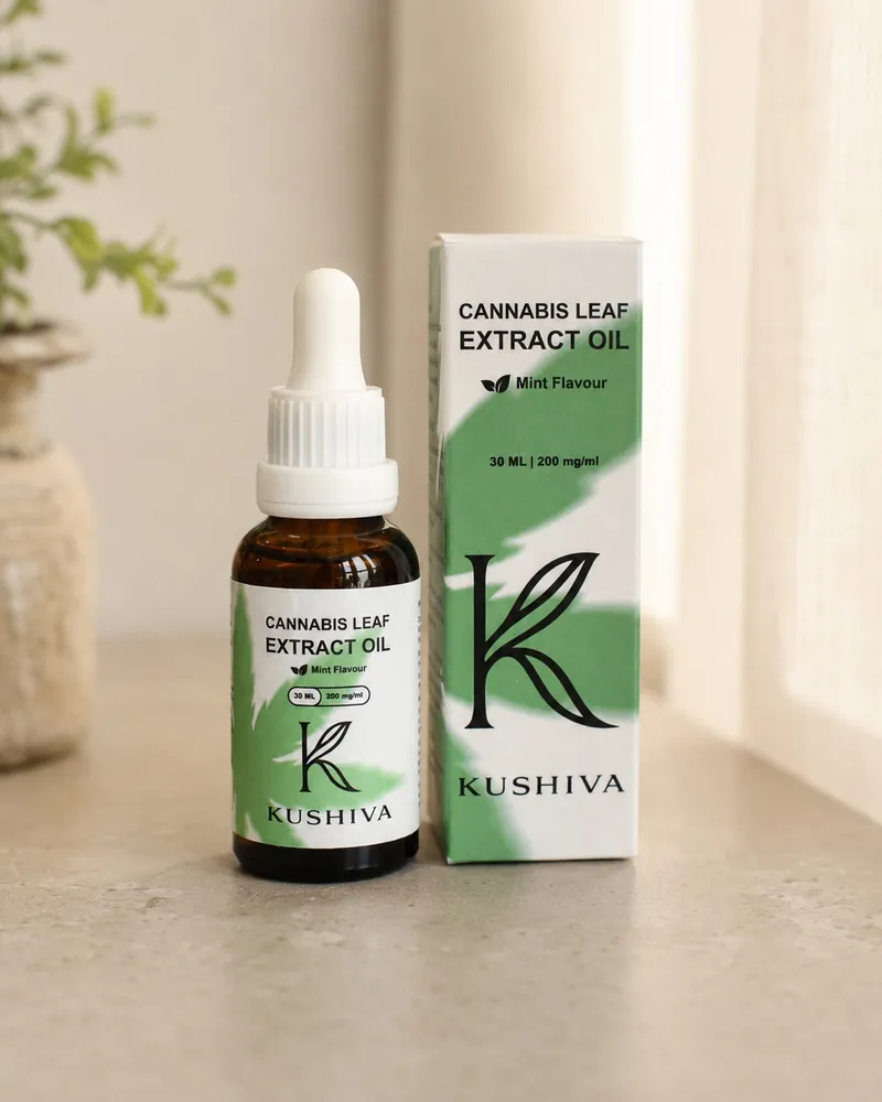 Kushiva 30 ml cannabis leaf extract oil bottle beside its mint-flavour box